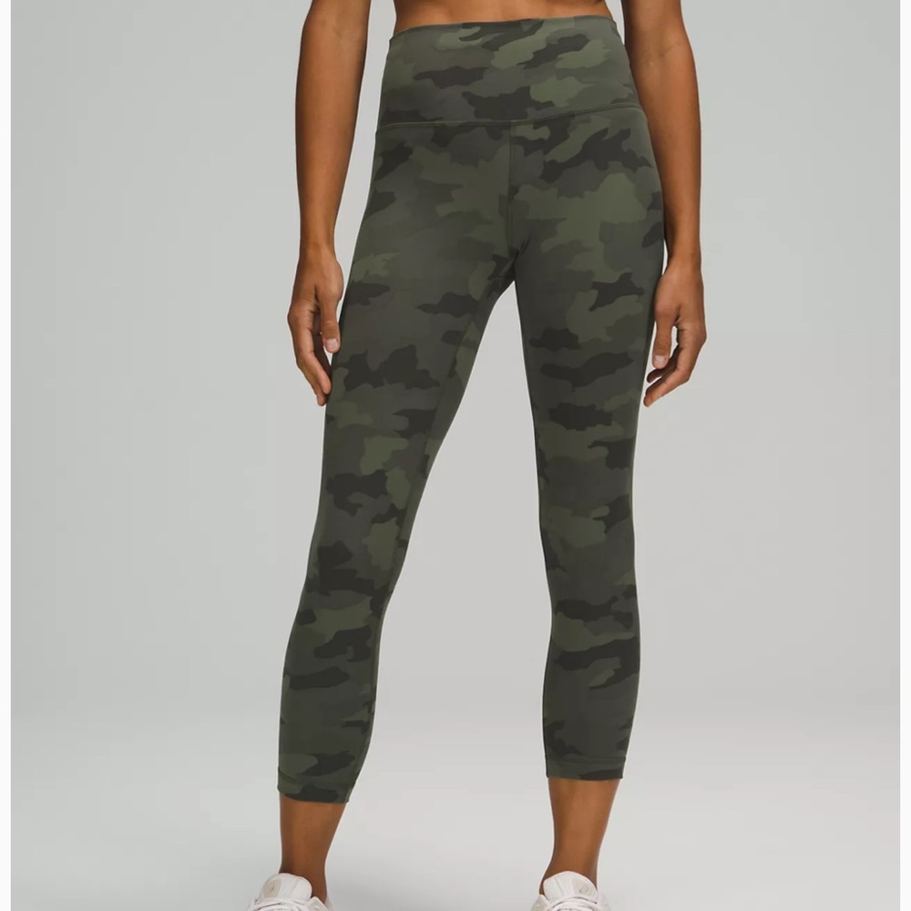 Lululemon Fast and Free Crop leggings 23”. In excellent condition. Size 4.